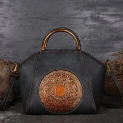 100% Genuine Cowhide Leather Vintage Luxury Designed Handbags / Embossed Women's Retro Shoulder Bags
