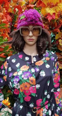 Vintage Hat: Lovely Vintage Pink Crochet Hat With Flowers