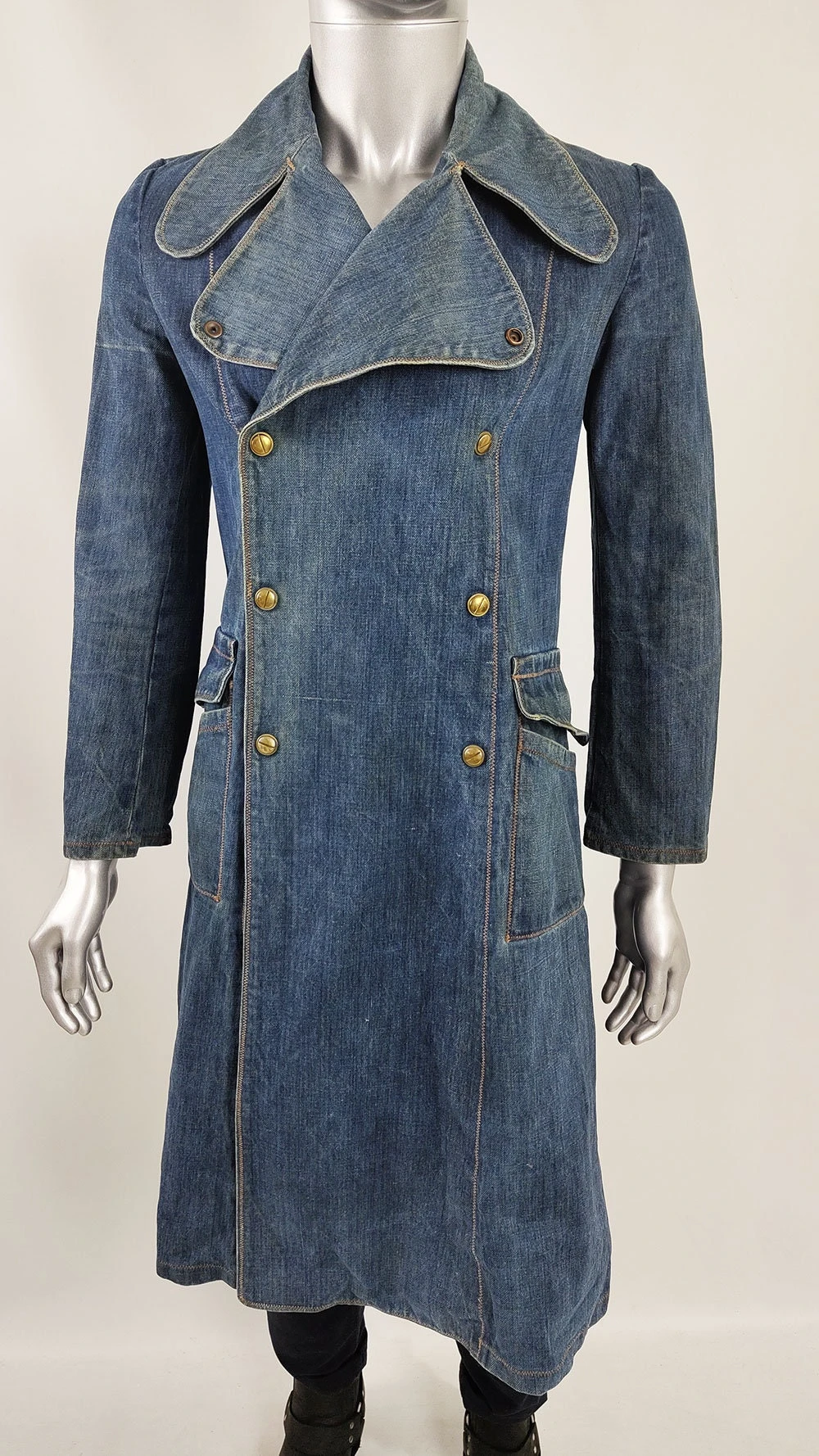 Vintage 70s Mens Coat, Long Denim Jacket, Blue Jean Jacket, Mens Pea Coat, Western Jacket, Dandy Mod Coat Men, 1970s Jacket Men 5 Vintage 70s Mens Coat, Long Denim Jacket, Blue Jean Jacket, Mens Pea Coat, Western Jacket, Dandy Mod Coat Men, 1970s Jacket Men - Image 5