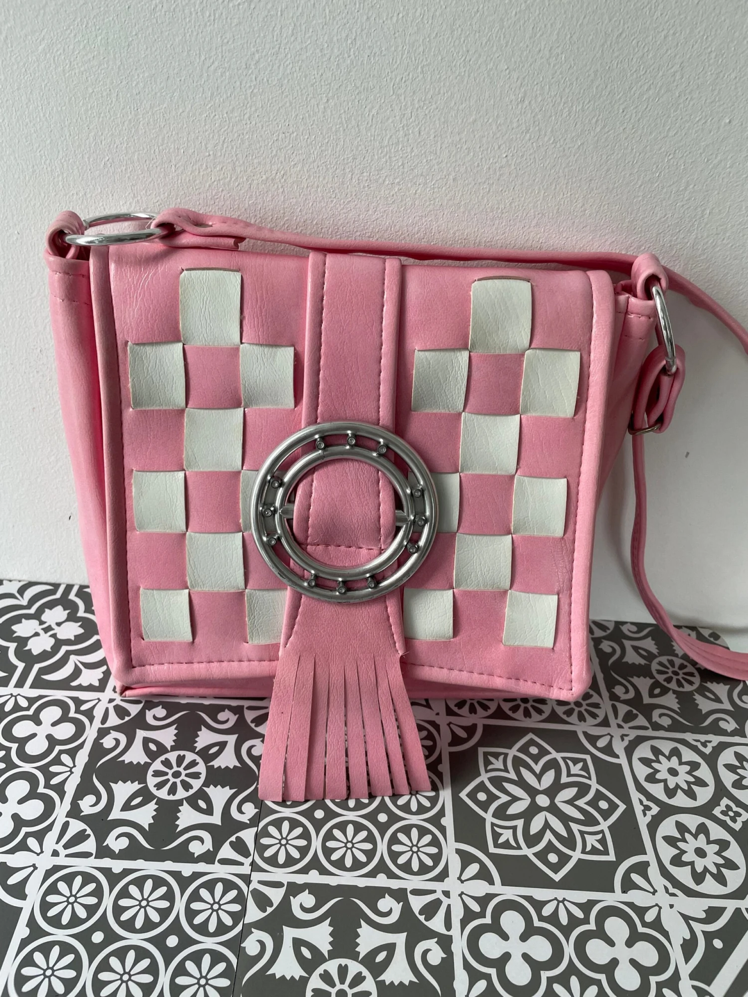 1960s Bubblegum Pink Mod Shoulder Bag 3 1960s Bubblegum Pink Mod Shoulder Bag - Image 3