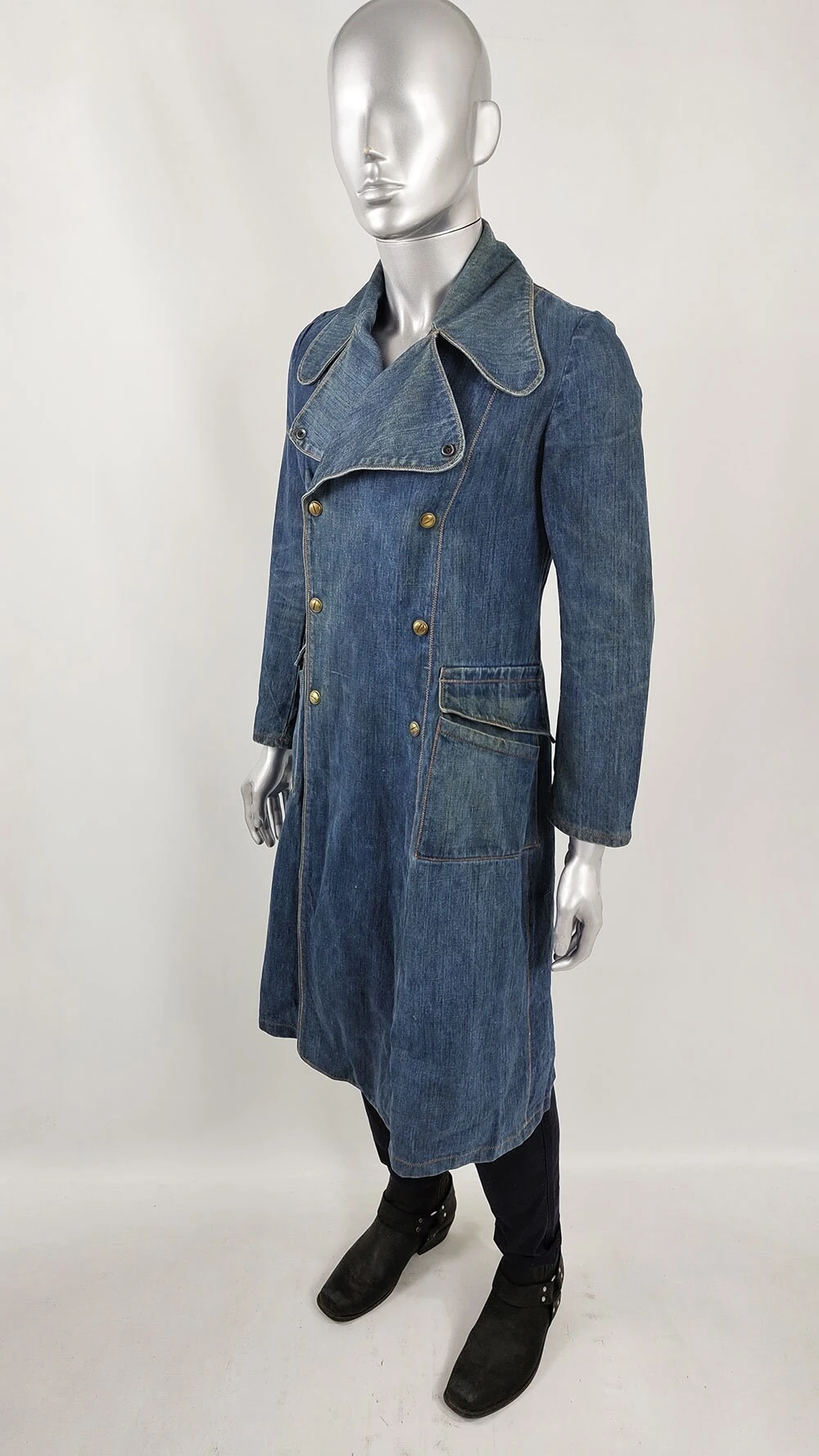 Vintage 70s Mens Coat, Long Denim Jacket, Blue Jean Jacket, Mens Pea Coat, Western Jacket, Dandy Mod Coat Men, 1970s Jacket Men 6 Vintage 70s Mens Coat, Long Denim Jacket, Blue Jean Jacket, Mens Pea Coat, Western Jacket, Dandy Mod Coat Men, 1970s Jacket Men - Image 6