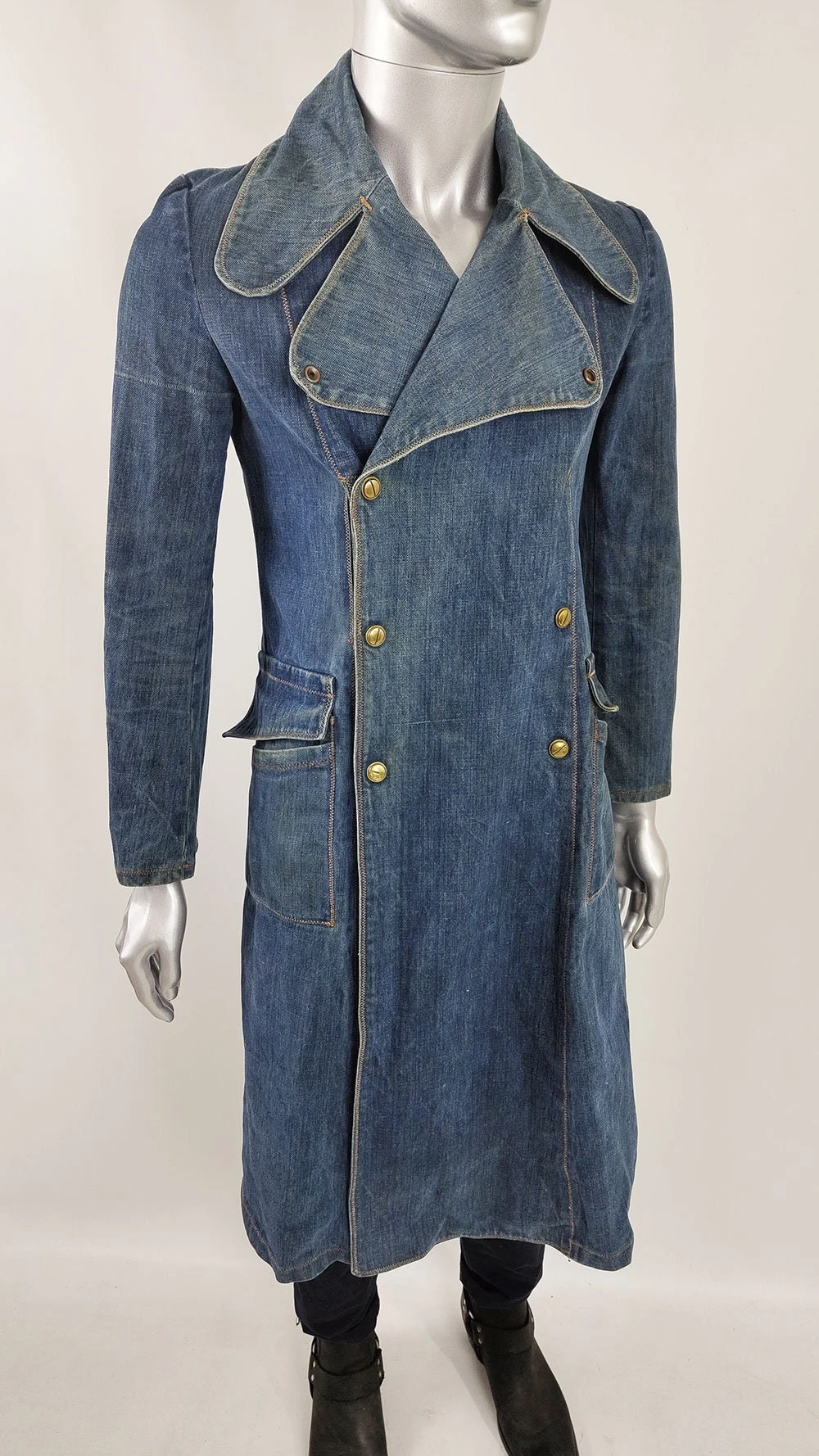 Vintage 70s Mens Coat, Long Denim Jacket, Blue Jean Jacket, Mens Pea Coat, Western Jacket, Dandy Mod Coat Men, 1970s Jacket Men 4 Vintage 70s Mens Coat, Long Denim Jacket, Blue Jean Jacket, Mens Pea Coat, Western Jacket, Dandy Mod Coat Men, 1970s Jacket Men - Image 4