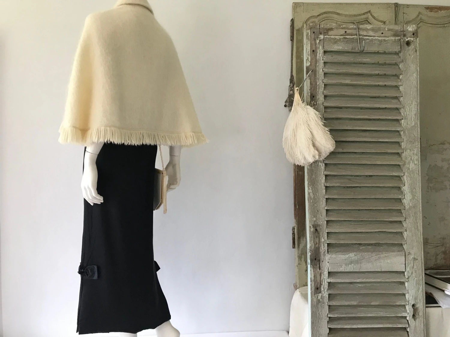 1970s Fluffy Cream Mohair Cape/ Vintage 1970’s Cream Mohair Wool Cape/ Vintage Fringed Mohair Cape/Scottish Mohair Cape 6 1970s Fluffy Cream Mohair Cape/ Vintage 1970’s Cream Mohair Wool Cape/ Vintage Fringed Mohair Cape/Scottish Mohair Cape - Image 6