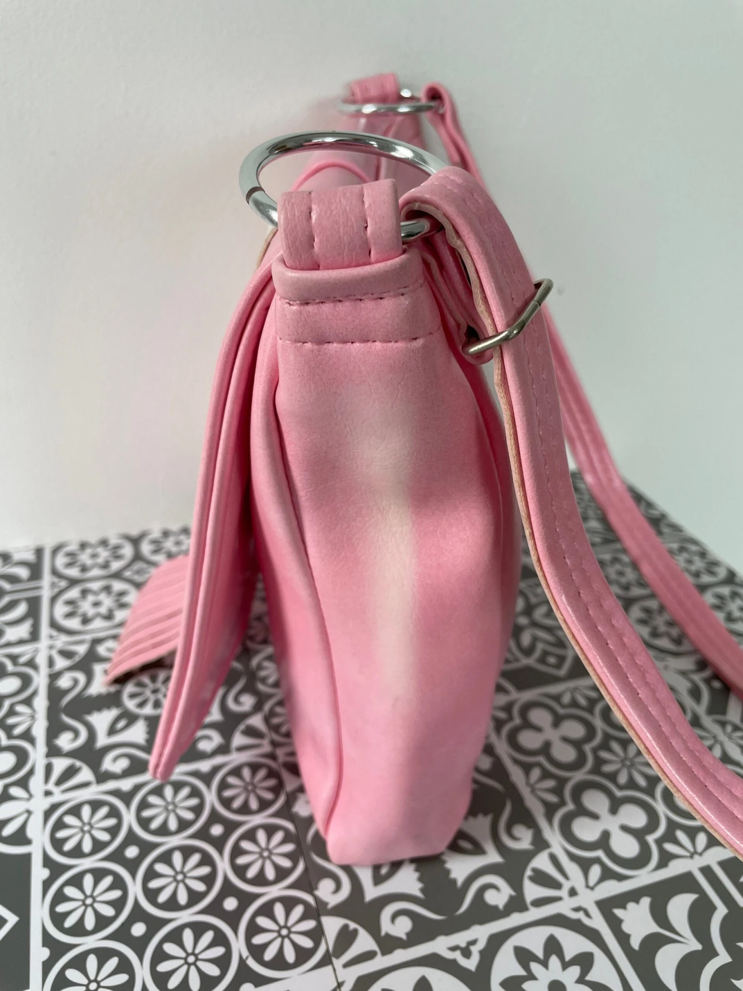 1960s Bubblegum Pink Mod Shoulder Bag 7 1960s Bubblegum Pink Mod Shoulder Bag - Image 7